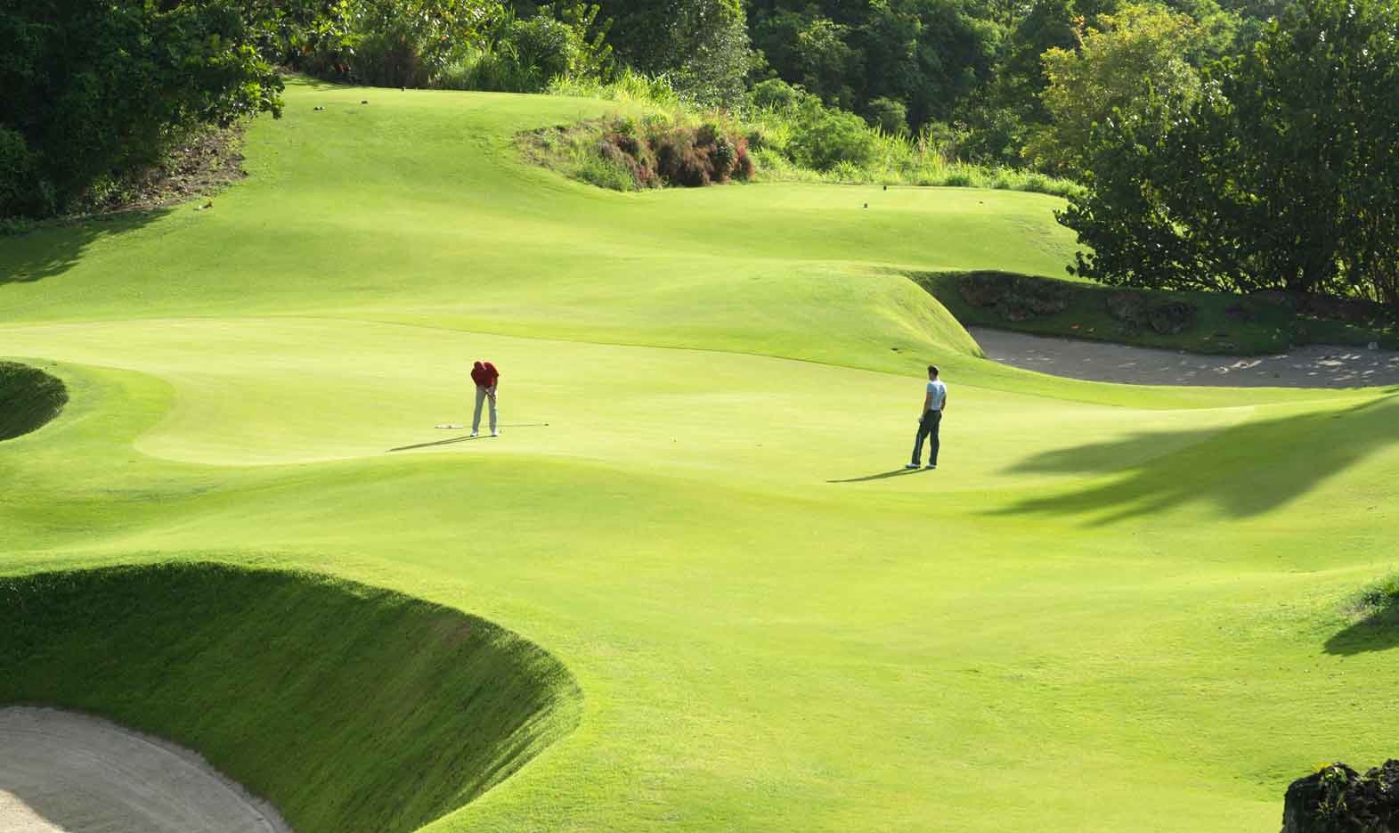 Putting on sloped greens? Here's the secret to make more putts